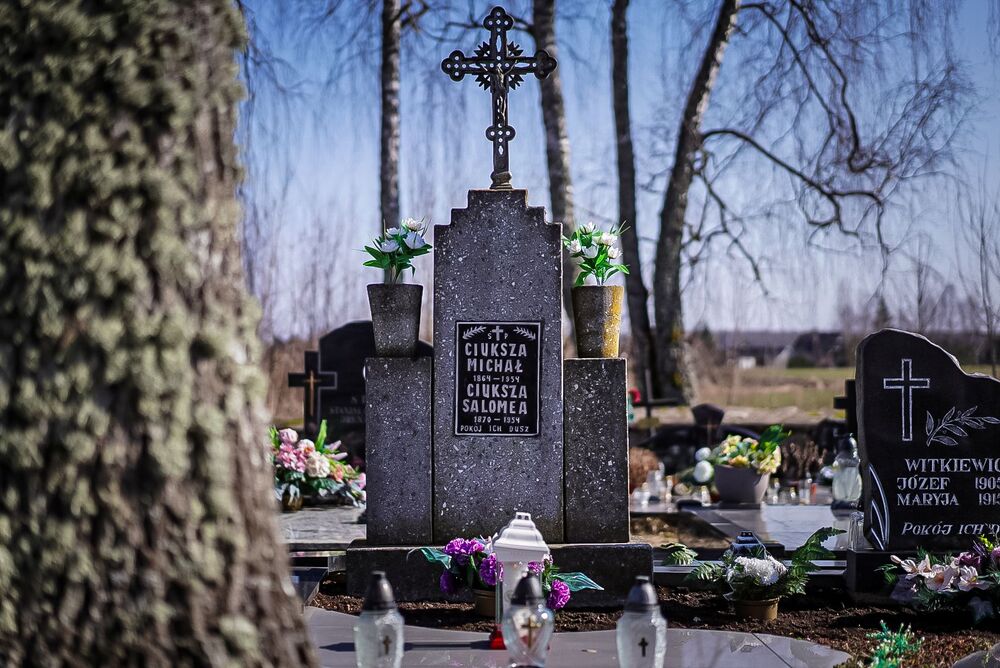 Poświęcenie pomnika nagrobnego Napoleona Ciukszy Waligóry – Powiewiórka, 21 marca 2026. Fot. Mateusz Niegowski (IPN)