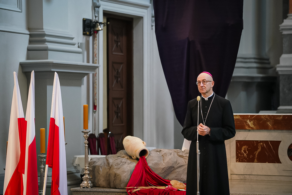 Przywracamy pamięci księdza Marcelego Godlewskiego – Warszawa, 24 marca 2026. Na zdj. Arcybiskup metropolita warszawski Jego Ekscelencja dr Adrian Galbas. Fot. Mateusz Niegowski (IPN)