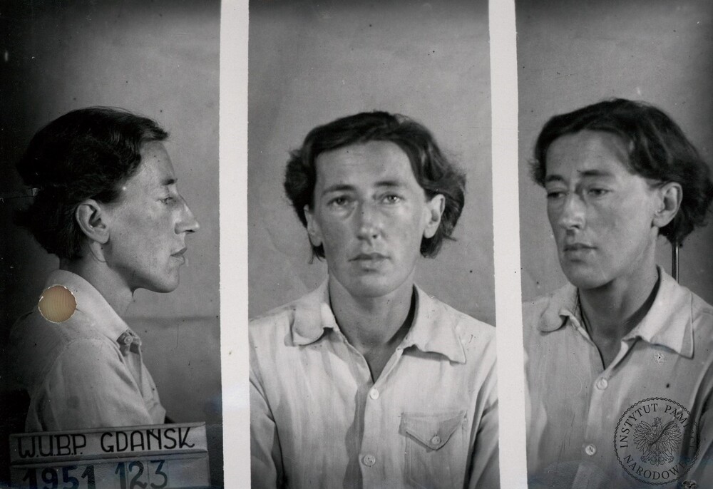 Zdjęcie sygnalityczne Marii Wszelaczyńskiej-Szaszkiewicz wykonane w WUBP w Gdańsku, 1951 r. (fot. z zasobu IPN)