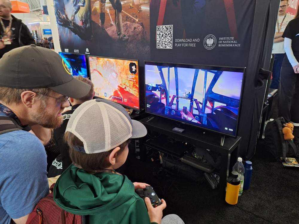 Pierwszy dzień PAX East. „Lotnicy” odwiedzają Boston – 26-28 marca 2026. Fot. Aleksander Kiryłów (IPN)