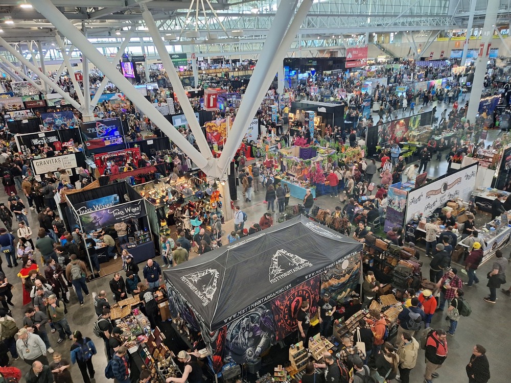 „Lotnicy” opuszczają Boston. PAX East zakończony – 26–29 marca 2026. Fot. Aleksander Kiryłów (IPN)