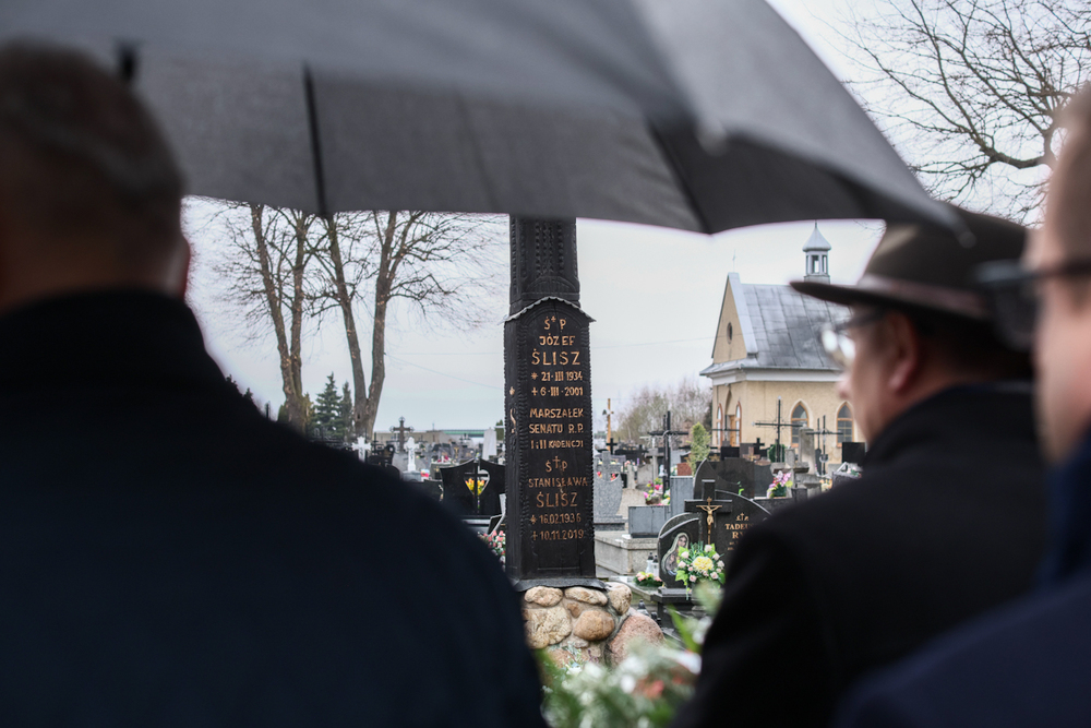 Uroczystości poświęcone Józefowi Śliszowi, zmarłemu 25 lat temu działaczowi „Solidarności Wiejskiej” – Łąka, 1 kwietnia 2026. fot. Sławek Kasper (IPN)