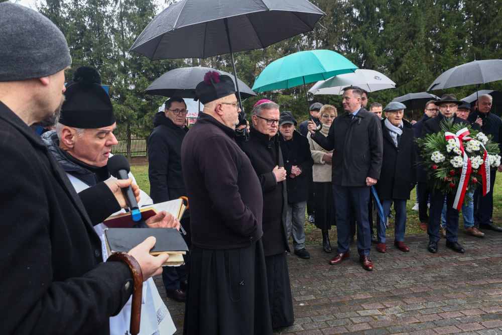 Uroczystości poświęcone Józefowi Śliszowi, zmarłemu 25 lat temu działaczowi „Solidarności Wiejskiej” – Łąka, 1 kwietnia 2026. fot. Sławek Kasper (IPN)