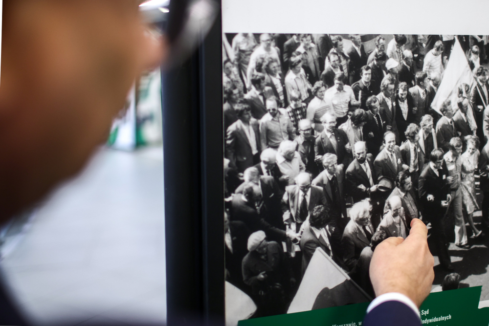 Wystawa IPN „TU rodziła się »Solidarność« rolników” oraz publikacje Wydawnictwa IPN poświęcone ruchowi ludowemu prezentowane podczas Europejskiego Forum Rolniczego – Jasionka, 1 kwietnia 2026. Fot. Sławek Kasper (IPN)