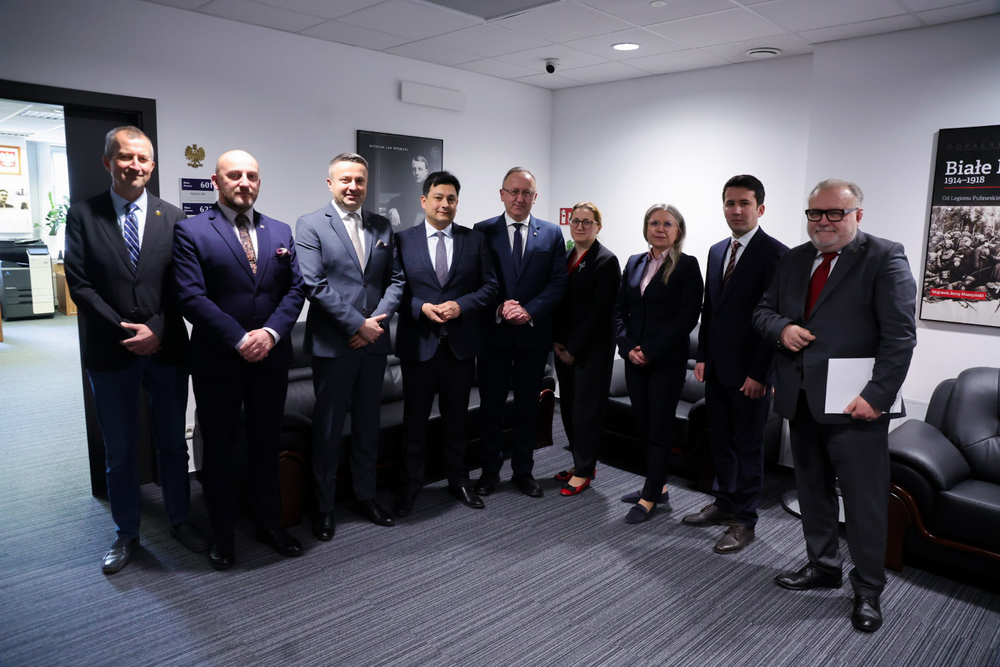 Spotkanie w siedzibie IPN z Ambasadorem Republiki Uzbekistanu – Warszawa, 9 kwietnia 2026. Fot. Dariusz Skrzyniarz (IPN)