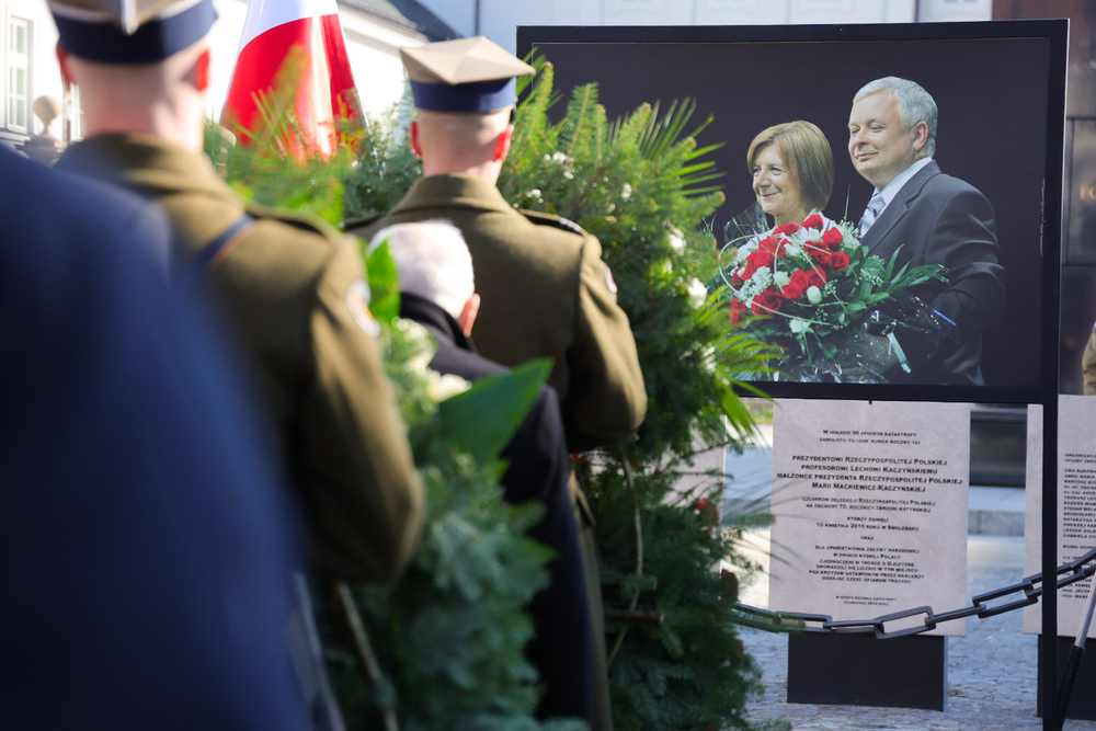 Uroczystości upamiętniające ofiary katastrofy smoleńskiej – Warszawa, 10 kwietnia 2026. Fot. Dariusz Skrzyniarz (IPN)