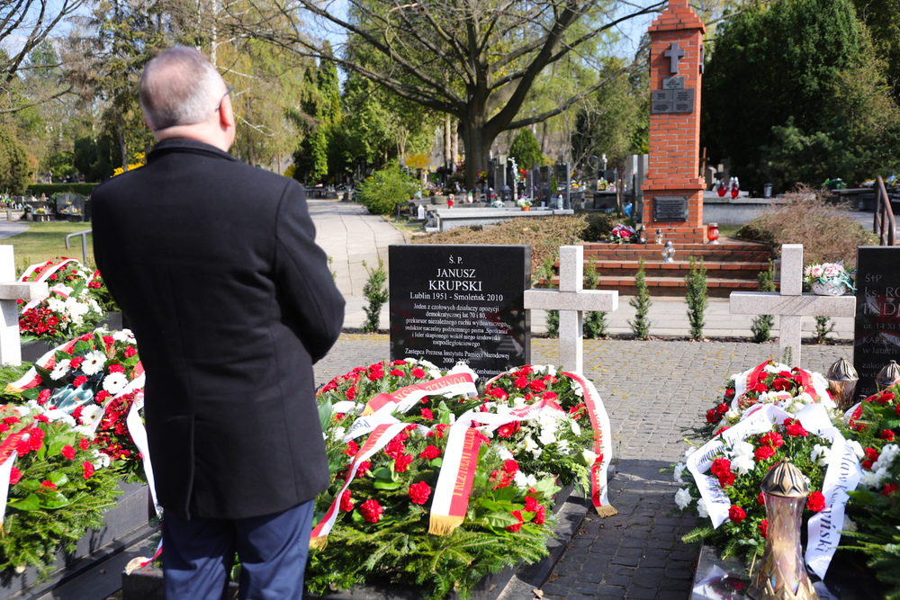 Uroczystości upamiętniające ofiary katastrofy smoleńskiej – Warszawa, 10 kwietnia 2026. Fot. Dariusz Skrzyniarz (IPN)