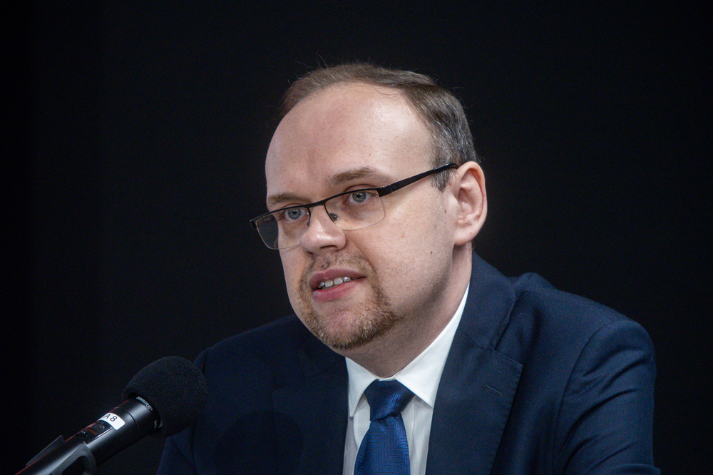 Przesłuchanie kandydatów na stanowisko Prezesa Instytutu Pamięci Narodowej. Na zdj. dr hab. Przemysław Benken – 14 kwietnia 2026. Fot. Sławek Kasper (IPN)