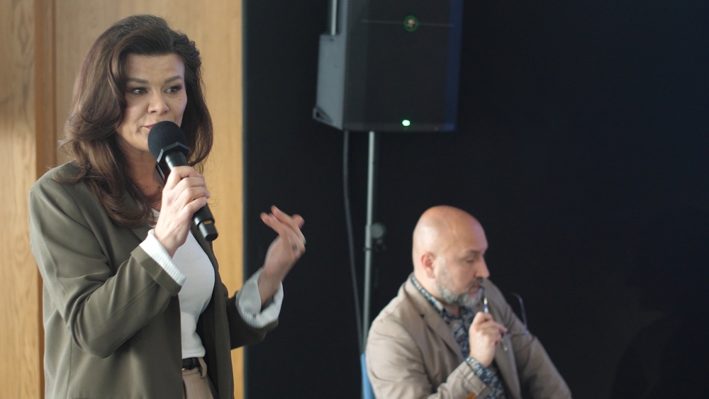 „Historia mówi przez pokolenia. Pamiętam, więc jestem” – nowy cykl edukacyjny w Centralnym Przystanku Historia. Na zdj. dyrektor Centralnego Przystanku Historia Anna Putkiewicz – Warszawa, 17 kwietnia 2026. Fot. Ewa Żukowska (IPN)