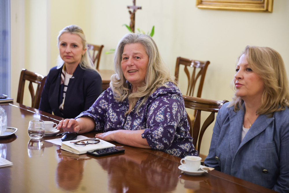 Spotkanie z dyrektor z Sobotniej Szkoły Kultury i Języka Polskiego w Lago Patria i prezes Stowarzyszenia „Instytut dla Polonii” – Watykan, 30 kwietnia 2026. Fot. Dariusz Skrzyniarz (IPN)