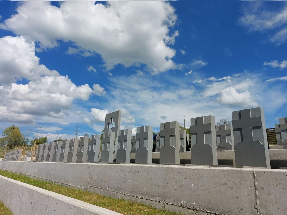 Ceremonia pogrzebowa szczątków żołnierzy NSZ zgrupowania kpt. Henryka Flamego „Bartka” i otwarcie Cmentarza Wojennego – Kamesznica, 7 maja 2026. Fot. Karolina Łuniewska (IPN)