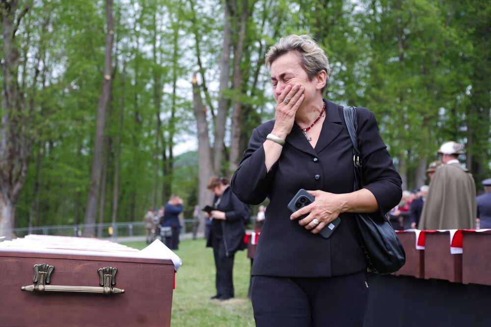 Ceremonia pogrzebowa szczątków żołnierzy NSZ zgrupowania kpt. Henryka Flamego „Bartka” i otwarcie Cmentarza Wojennego – Kamesznica, 7 maja 2026. Fot. Dariusz Skrzyniarz (IPN)