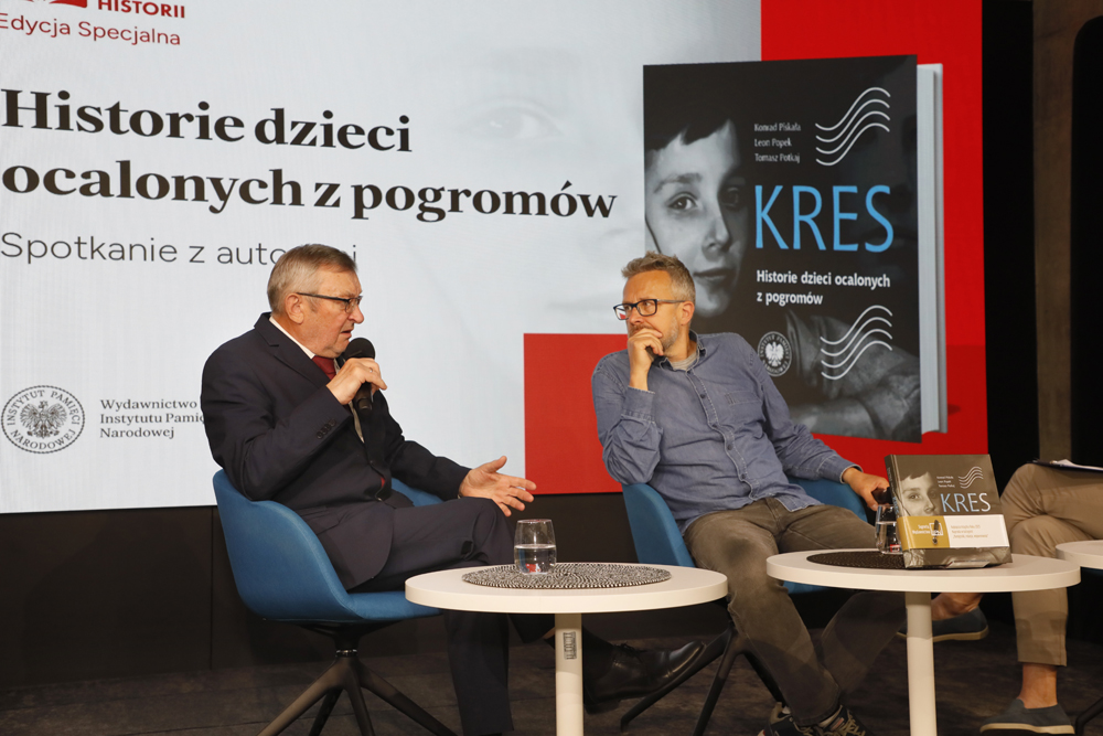 Spotkania z cyklu „Książki Pełne Historii” – edycja specjalna Sygnety Wydawnictwa IPN. Na zdj. dr Leon Popek i Tomasz Potkaj – Warszawa, 18 maja 2026. Fot. Piotr Życieński (IPN)