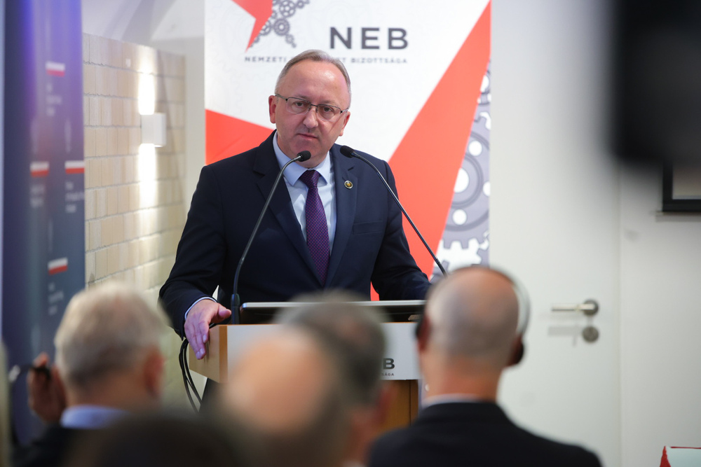 Konferencja „Dwie drogi rewolucji. Rok 1956 w Polsce i na Węgrzech”. Na zdj. zastępca prezesa IPN dr hab. Karol Polejowski – Budapeszt, 28-29 maja 2026. Fot. Dariusz Skrzyniarz (IPN)