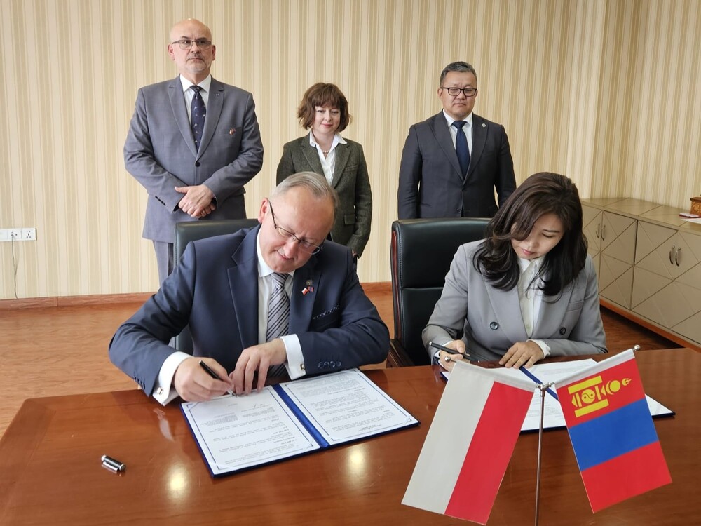 IPN podpisał porozumienie o współpracy z Komisją ds. Rehabilitacji Mongolii – Ułan Bator, 2 czerwca 2026. Fot. Wojciech Mrozowski (Ambasada RP w Mongolii)