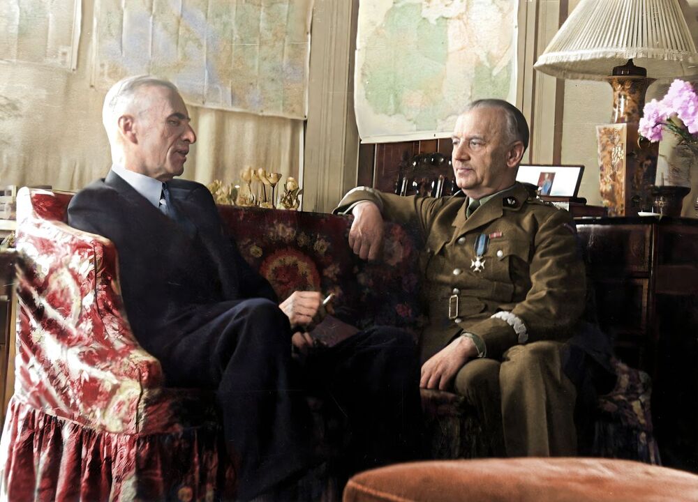 Prezydent RP Władysław Raczkiewicz (z lewej) i premier RP gen. Władysław Sikorski podczas rozmowy, lata 1940–1943 (fot. NAC)