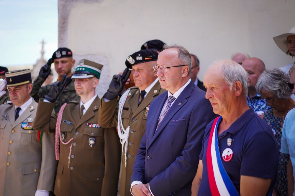 W hołdzie Polakom – obrońcom Francji 1940 r. – Fontaines-les-Sèches, 13 czerwca 2026. Fot. Mateusz Niegowski (IPN)