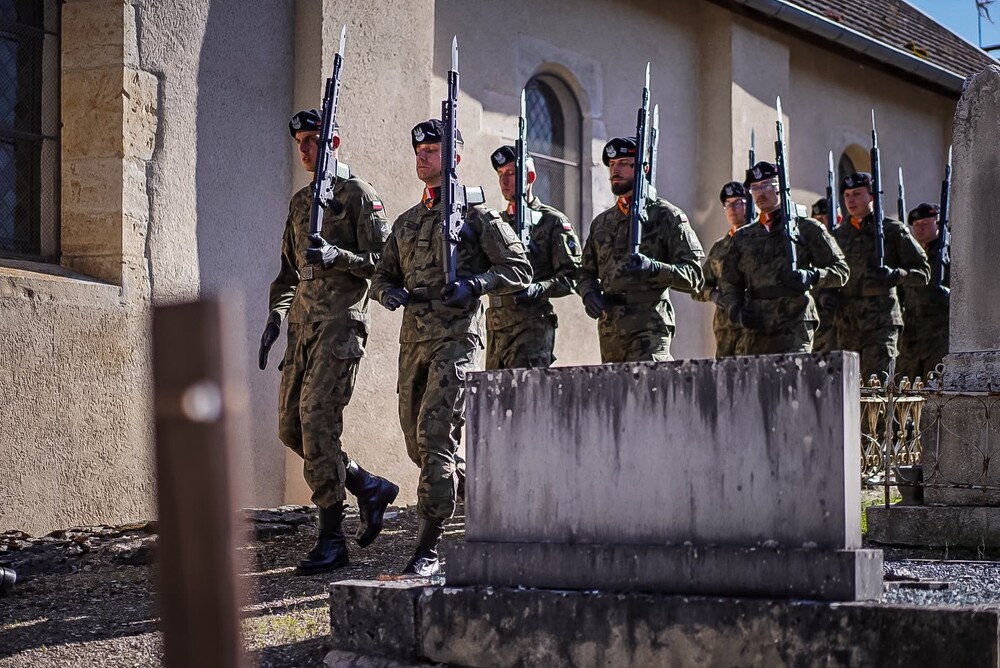 Cmentarz w Saint-Martin-du-Mont – 14 czerwca 2026. Fot. Mateusz Niegowski (IPN)