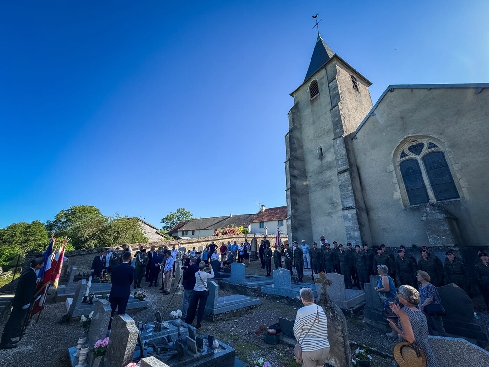 Cmentarz w Saint-Martin-du-Mont – 14 czerwca 2026. Fot. Mateusz Niegowski (IPN)