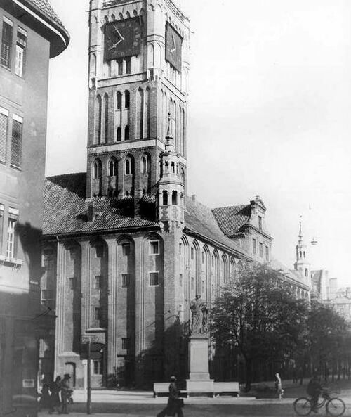 Toruński Ratusz Staromiejski w okresie okupacji niemieckiej (fot. NAC)