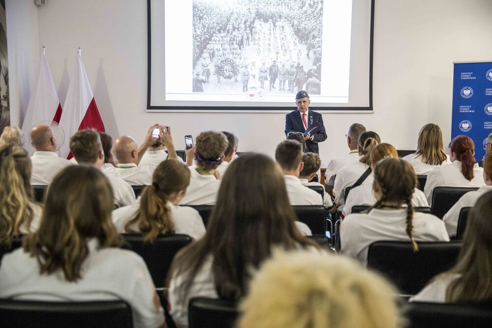 Wizyta delegacji Polish Falcons of America w Archiwum IPN i Złoty Krzyż Legii Honorowej Sokoła dla dyrektor Marzeny Kruk – Warszawa, 22 czerwca 2026. Fot. Katarzyna Adamów (IPN)