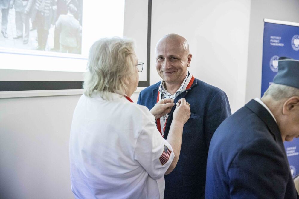 Wizyta delegacji Polish Falcons of America w Archiwum IPN i Złoty Krzyż Legii Honorowej Sokoła dla dyrektor Marzeny Kruk – Warszawa, 22 czerwca 2026. Fot. Katarzyna Adamów (IPN)