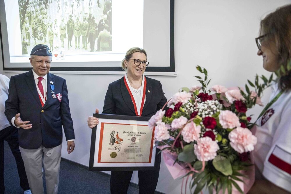 Wizyta delegacji Polish Falcons of America w Archiwum IPN i Złoty Krzyż Legii Honorowej Sokoła dla dyrektor Marzeny Kruk – Warszawa, 22 czerwca 2026. Fot. Katarzyna Adamów (IPN)
