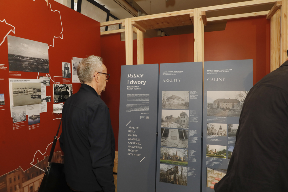 Wernisaż wystawy „Przemiany. Krajobraz kulturowy Warmii i Mazur 1945–2025” – Warszawa, 9 lipca 2026. Fot. Piotr Życieński (IPN)