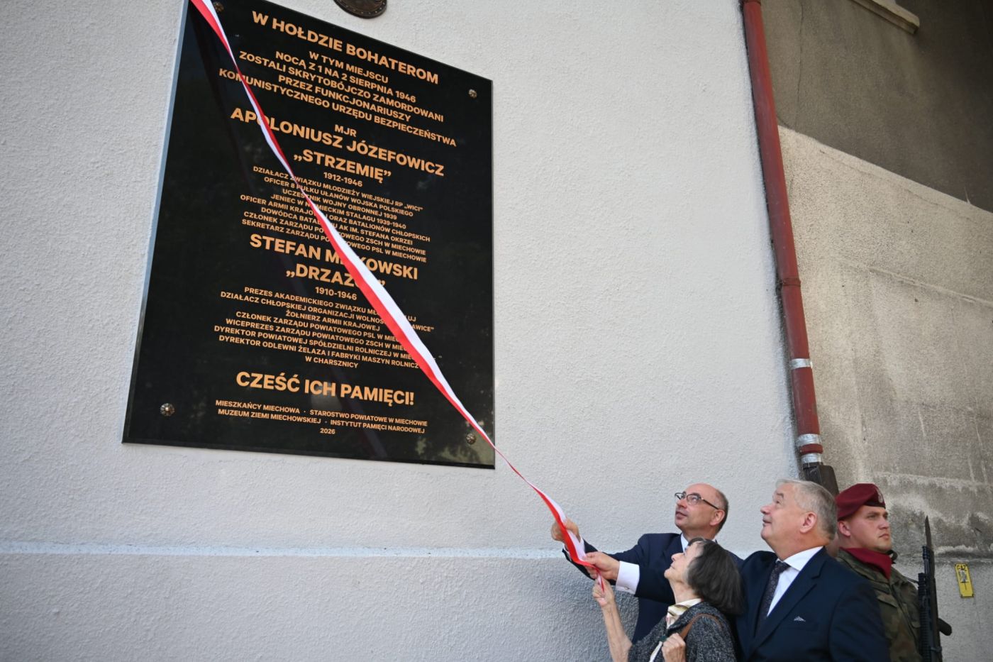 Uczciliśmy pamięć Apoloniusza Józefowicza i Stefana Miłkowskiego – żołnierzy AK, członków zarządu powiatowego PSL – Miechów, 28 lipca 2026. Fot. Janusz Ślęzak (IPN)