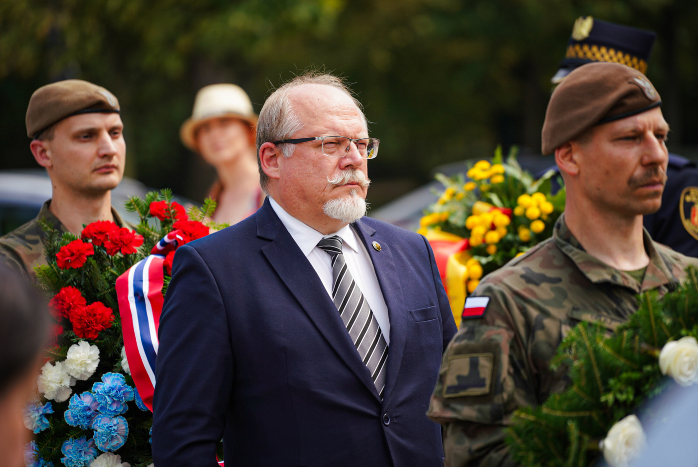 Pomnik Stefana Roweckiego „Grota”. Na zdj. dyrektor Biura Upamiętniania Walk i Męczeństwa IPN Adam Siwek – Warszawa, 1 sierpnia 2026. Fot. Mateusz Niegowski (IPN)