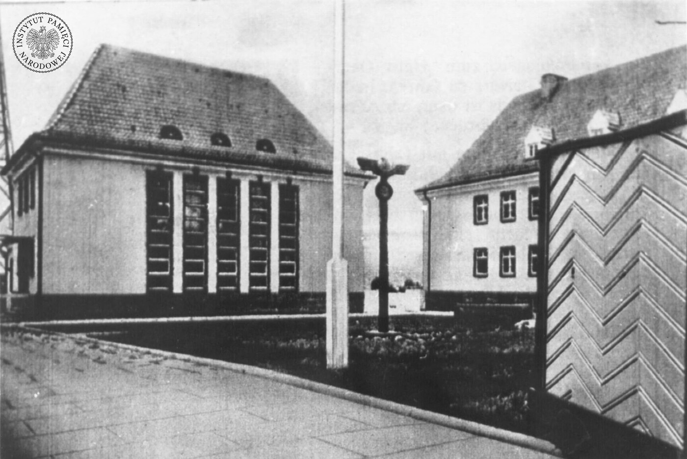 Budynki radiostacji gliwickiej przy Tarnowitzer Landstrasse (ob. ul. Tarnogórska), fotografia wykonana przed 1 IX 1939 r. (fot. z zasobu IPN)