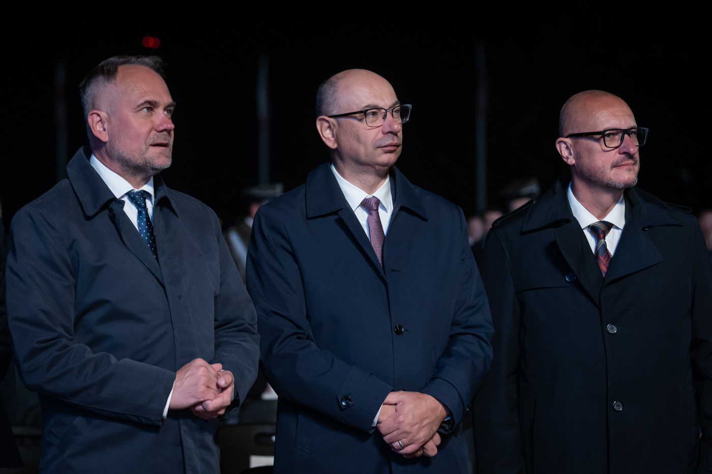 87. rocznica wybuchu II wojny światowej. Na zdj. od lewej: dyrektor gdańskiego oddziału IPN dr Marek Szymaniak, zastępca prezesa IPN dr Mateusz Szpytma i zastępca dyrektora gdańskiego oddziału IPN Waldemar Szulc – Gdańsk, 1 września 2026. Fot. Roman Jocher