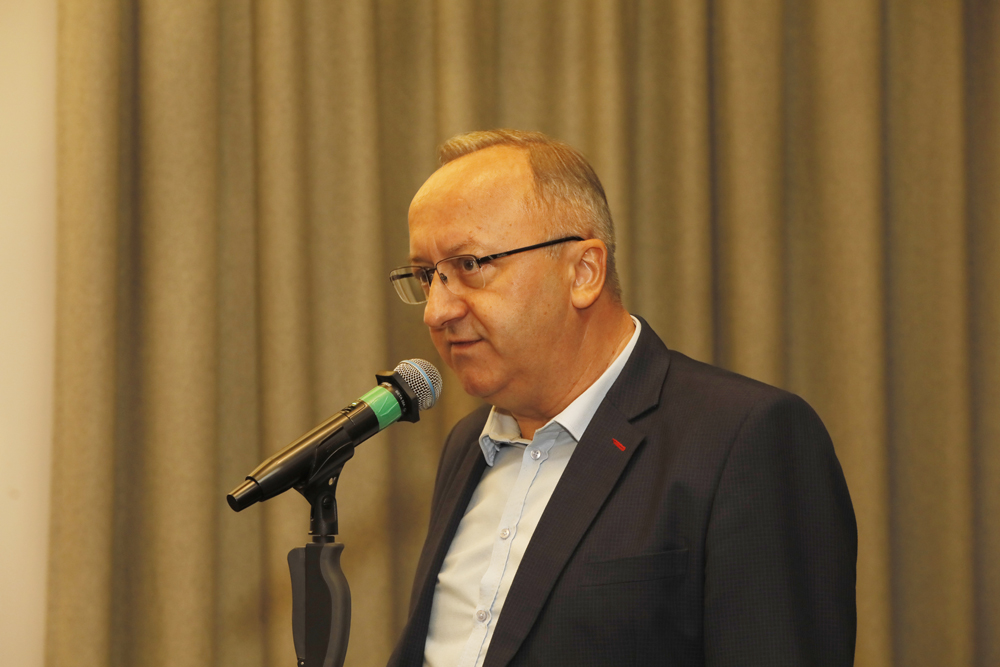 „Zapiski oficera armii czerwonej” – Spektakl oparty na powieści Sergiusza Piaseckiego. Na zdj. zastępca prezesa IPN dr hab. Karol Polejowski – Warszawa, 17 września 2026. Fot. Piotr Życieński (IPN)