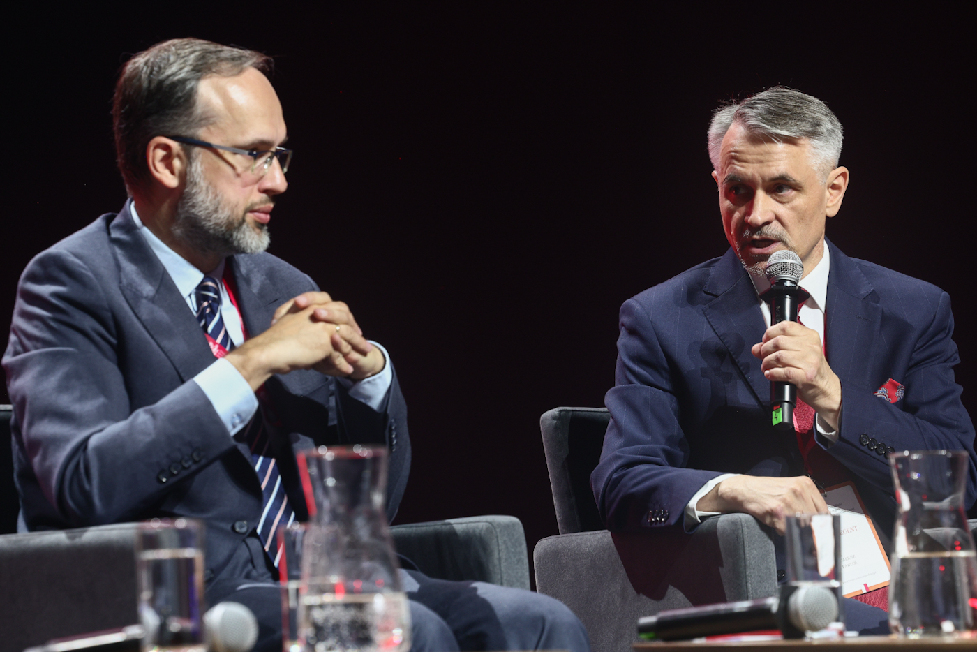 „O dyplomacji historycznej – także od kuchni” – debata Ambasadorów – Wrocław, 21 września 2026. Na zdj. od lewej: Rafał Siemianowski, Dariusz Pawłoś. Fot. Sławek Kasper (IPN)