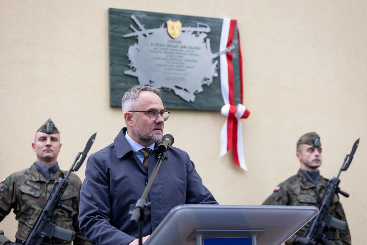 Uroczystość odsłonięcia tablicy pamiątkowej 5. Wileńskiej Brygady AK w Osiecznej – 25 września 2026 r. Fot Roman Jocher