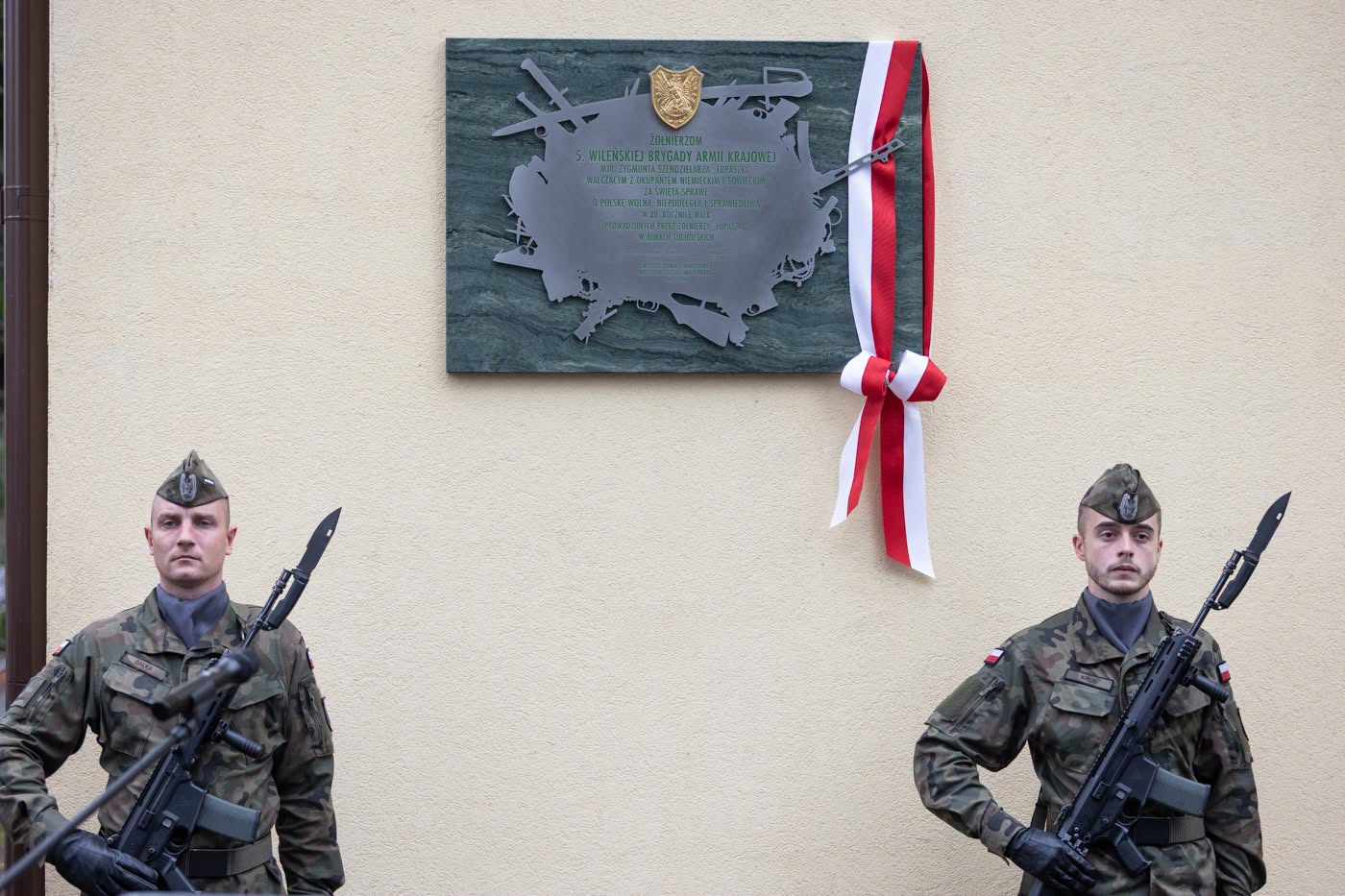 Uroczystość odsłonięcia tablicy pamiątkowej 5. Wileńskiej Brygady AK w Osiecznej – 25 września 2026 r. Fot Roman Jocher