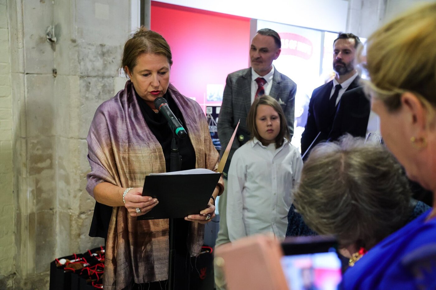 90. rocznica wodowania okrętu ORP „Błyskawica”. Na zdj. prezes „Polish Sue Association” Iwona Golińska – Londyn, 10 października 2026. Fot. Dariusz Skrzyniarz (IPN)