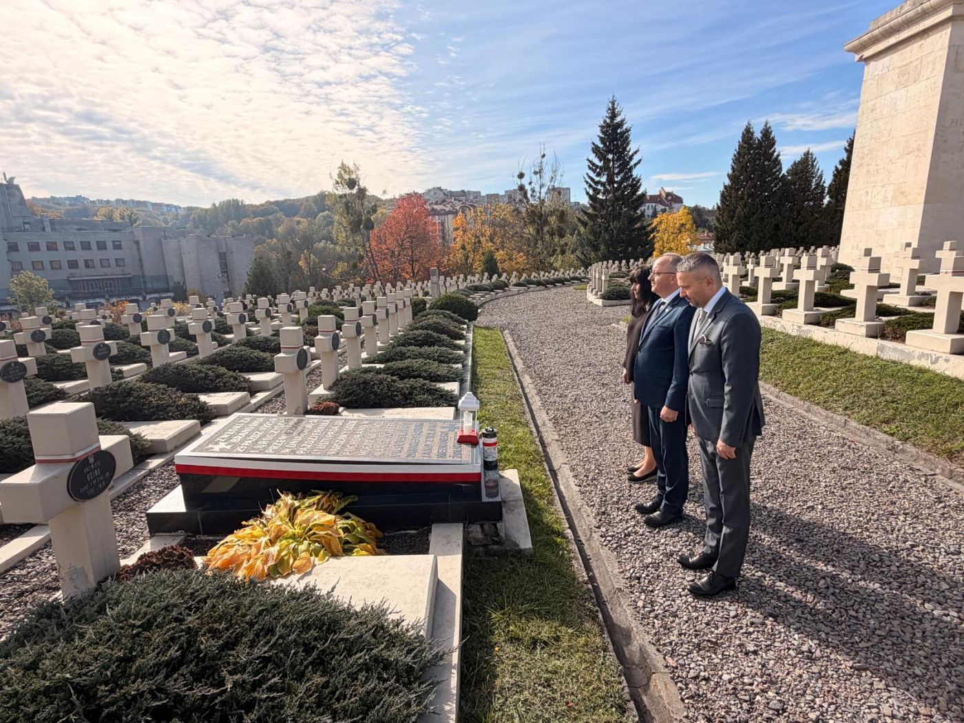 Delegacja IPN oddała hołd bohaterom spoczywającym na Cmentarzu Orląt Lwowskich – 14 października 2026. Fot. IPN