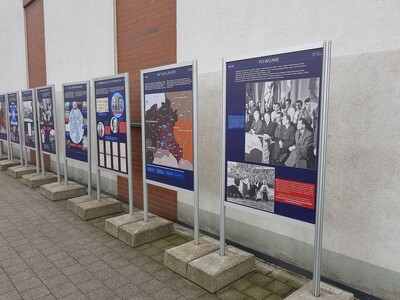 Wystawę można oglądać także przed siedzibą gdańskiego IPN. Fot. IPN
