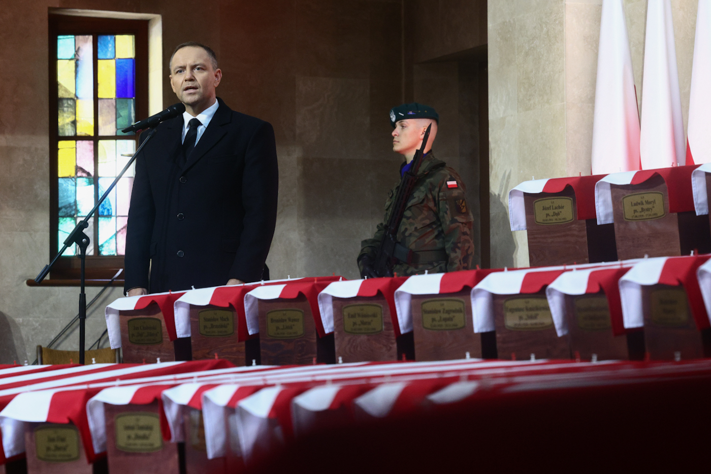 Ceremonia pogrzebowa 49 ofiar reżimu komunistycznego. Na zdj. Prezydent RP Karol Nawrocki – Wrocław, 21 października 2026. Fot. Sławek Kasper (IPN)