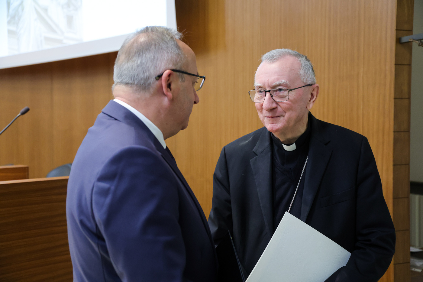 W Rzymie zaprezentowaliśmy wystawę „Obchody milenium chrztu Polski w różnych ośrodkach Polonii na podstawie zbiorów Archiwum Kościoła i Hospicjum św. Stanisława Biskupa i Męczennika w Rzymie” – 28 października 2026. Fot. Dariusz Skrzyniarz (IPN)