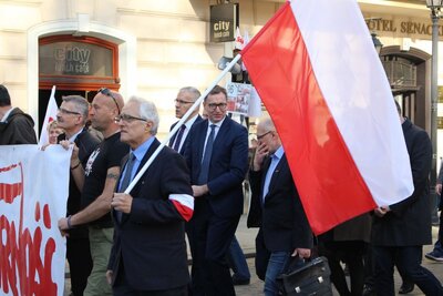 Marsz Pamięci w Krakowie, upamiętniający rocznicę katastrofy smoleńskiej. Fot. Żaneta Wierzgacz (IPN)
