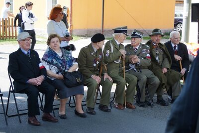 Przybyli na uroczystości weterani Narodowych Sił Zbrojnych (fot. A. Siwek)