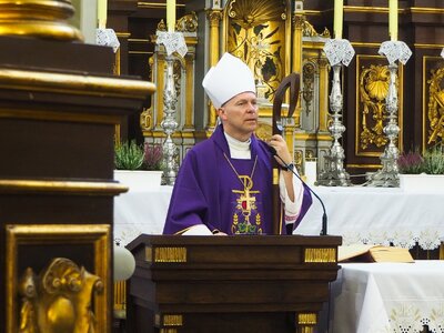 Biskup pomocnicy diecezji radomskiej Piotr Turzyński [fot. B. Nowak, BUWiM IPN]
