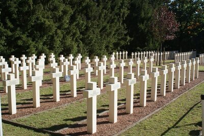 Krzyże na grobach polskich żołnierzy (fot. A. Siwek, BUWiM IPN)