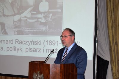 Konferencję otworzył Ambasador RP w Londynie Arkady Rzegocki