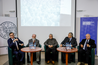 Pierwsze spotkanie z cyklu „Solidarność. Spotkanie po latach”. Na zdj. od lewej: Jarosław Szarek, Seweryn Jaworski, Jan Gutowski, Karol Szadurski i Adam Szymański. Fot. Sławek Kasper (IPN)