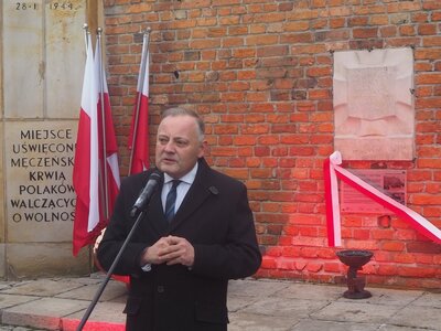 Przemawia Prezes zarządu PGE Energia Ciepła Wojciech Dąbrowski (fot. B. Nowak, BUWiM IPN)