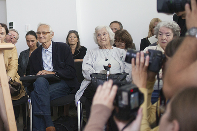 Rodzina rotmistrza Pileckiego jeszcze czeka na identyfikację swojego krewnego. Na zdjęciu z lewej syn rotmistrza Andrzej Pilecki