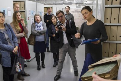 Wizyta dziennikarzy z Litwy, Ukrainy i Kazachstanu w Archiwum Instytutu Pamięci Narodowej. Fot. Katarzyna Adamów (IPN)